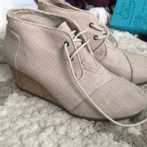 Toms wedges